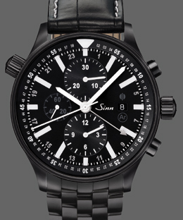 Sinn 900 Flieger S met lederen (boven) en stalen band.